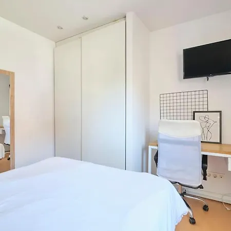 Moderno Y Acogedor Piso En *